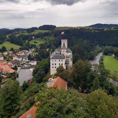 Černá v Pošumaví Apartmán Esterno foto